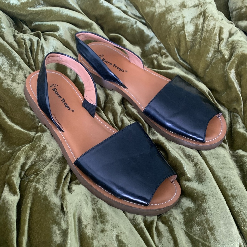 Bare Traps | Sandals